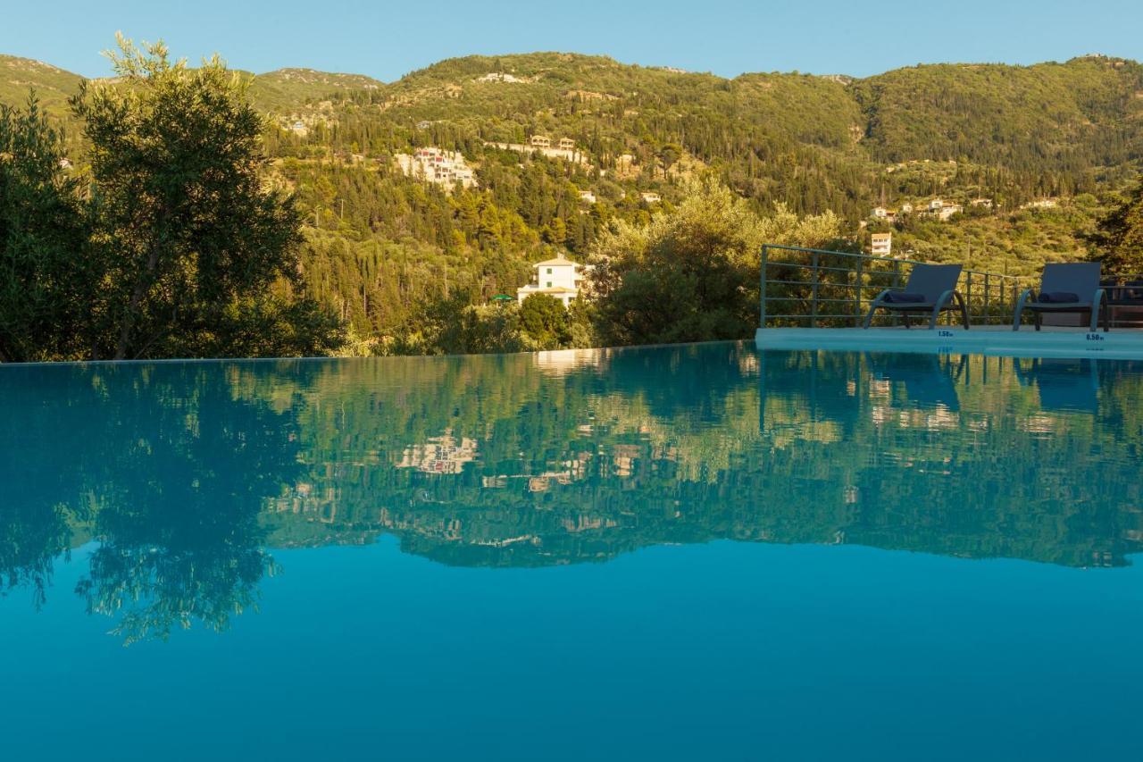 Mylos Mountain Villas- Villa Giorgio อาโยส นิกีตัส ภายนอก รูปภาพ