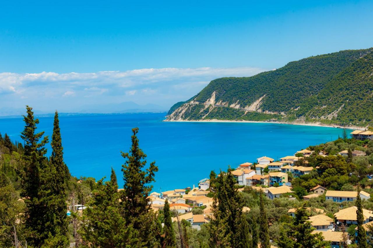 Mylos Mountain Villas- Villa Giorgio อาโยส นิกีตัส ภายนอก รูปภาพ