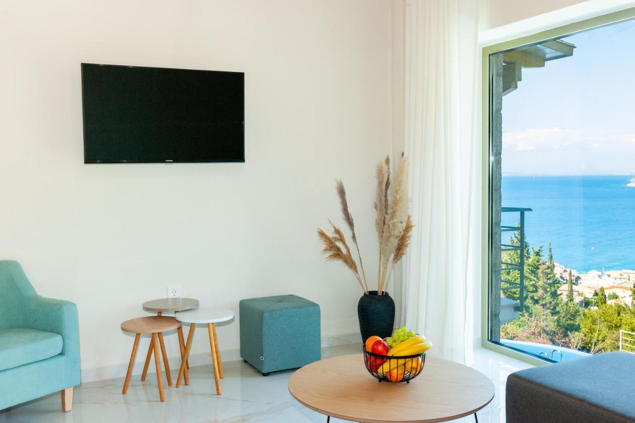 Mylos Mountain Villas- Villa Giorgio อาโยส นิกีตัส ภายนอก รูปภาพ