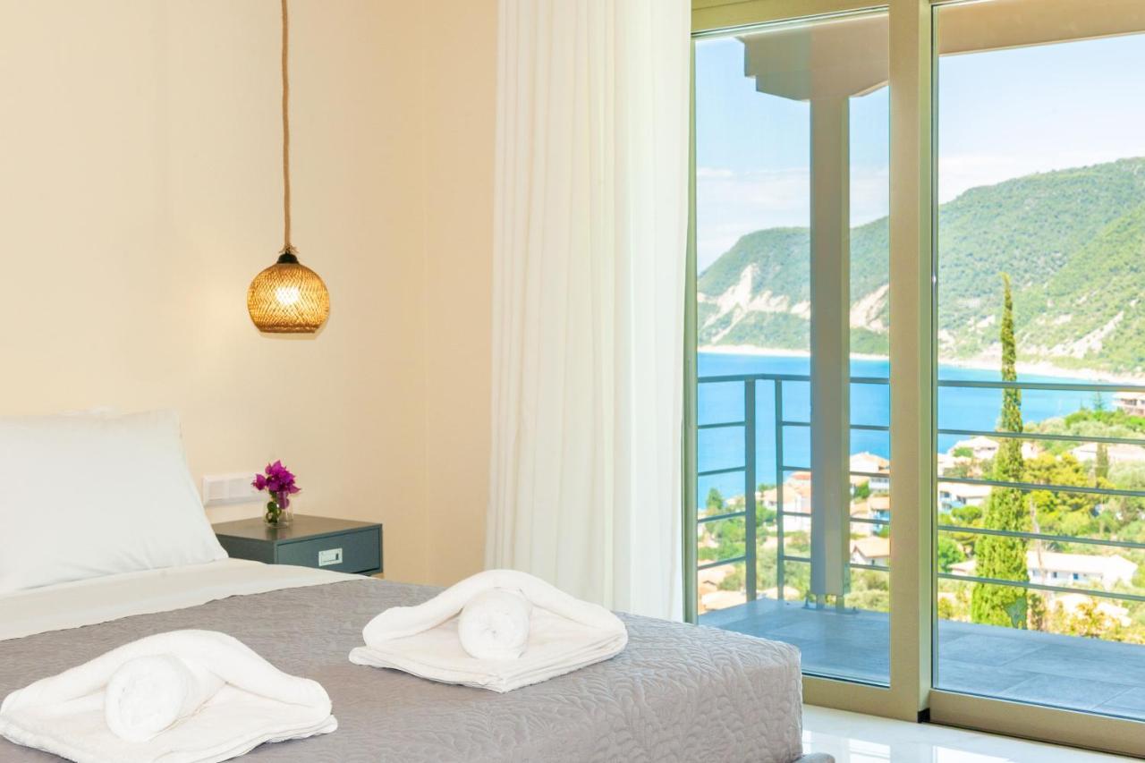 Mylos Mountain Villas- Villa Giorgio อาโยส นิกีตัส ภายนอก รูปภาพ