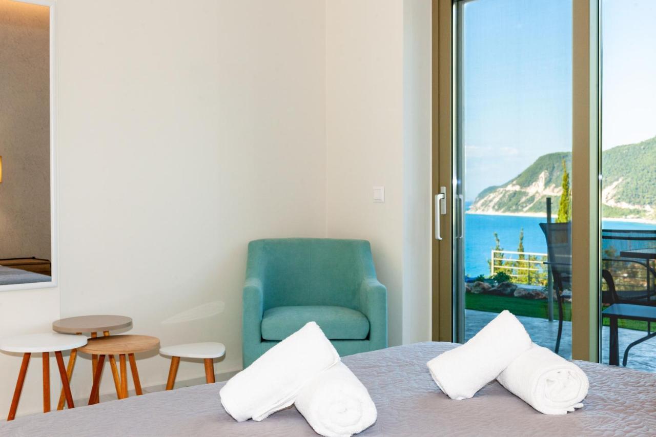 Mylos Mountain Villas- Villa Giorgio อาโยส นิกีตัส ภายนอก รูปภาพ
