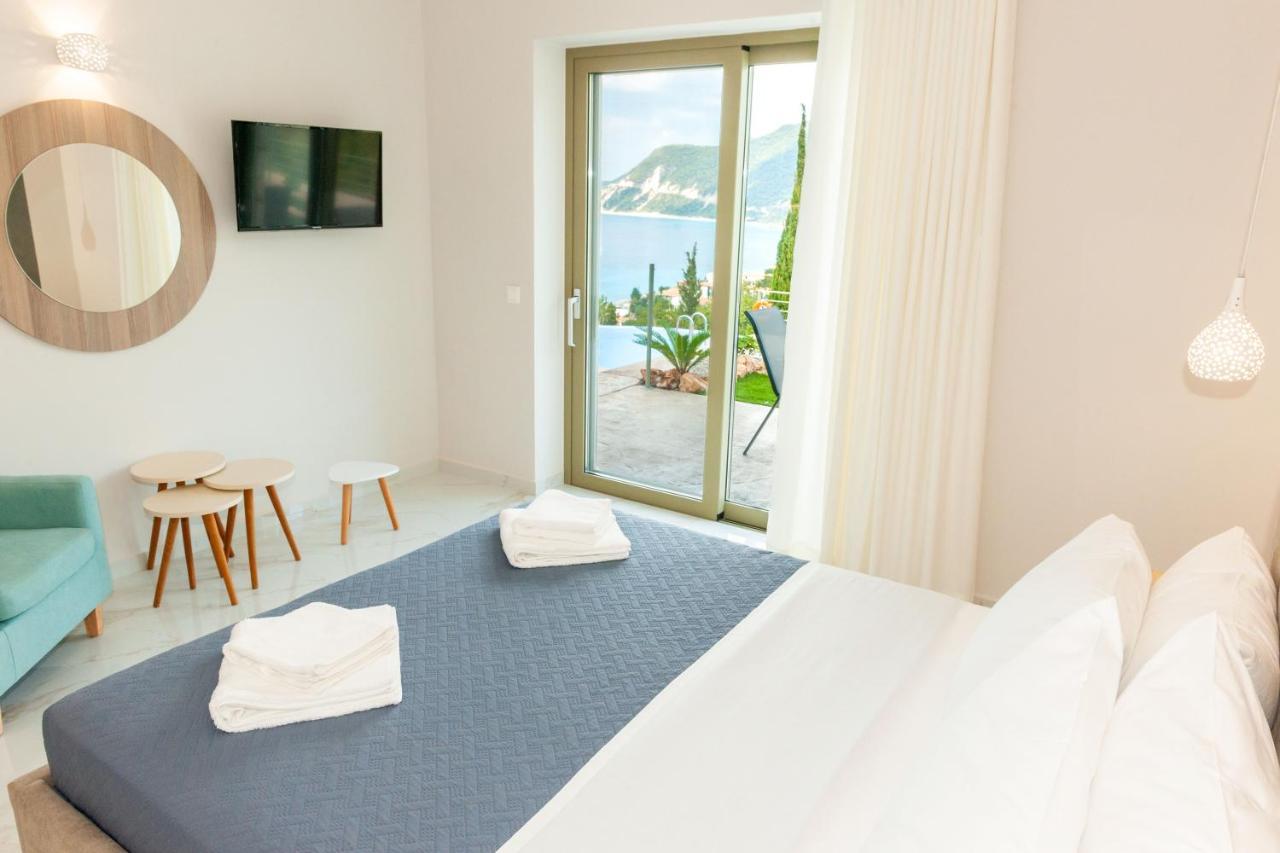 Mylos Mountain Villas- Villa Giorgio อาโยส นิกีตัส ภายนอก รูปภาพ
