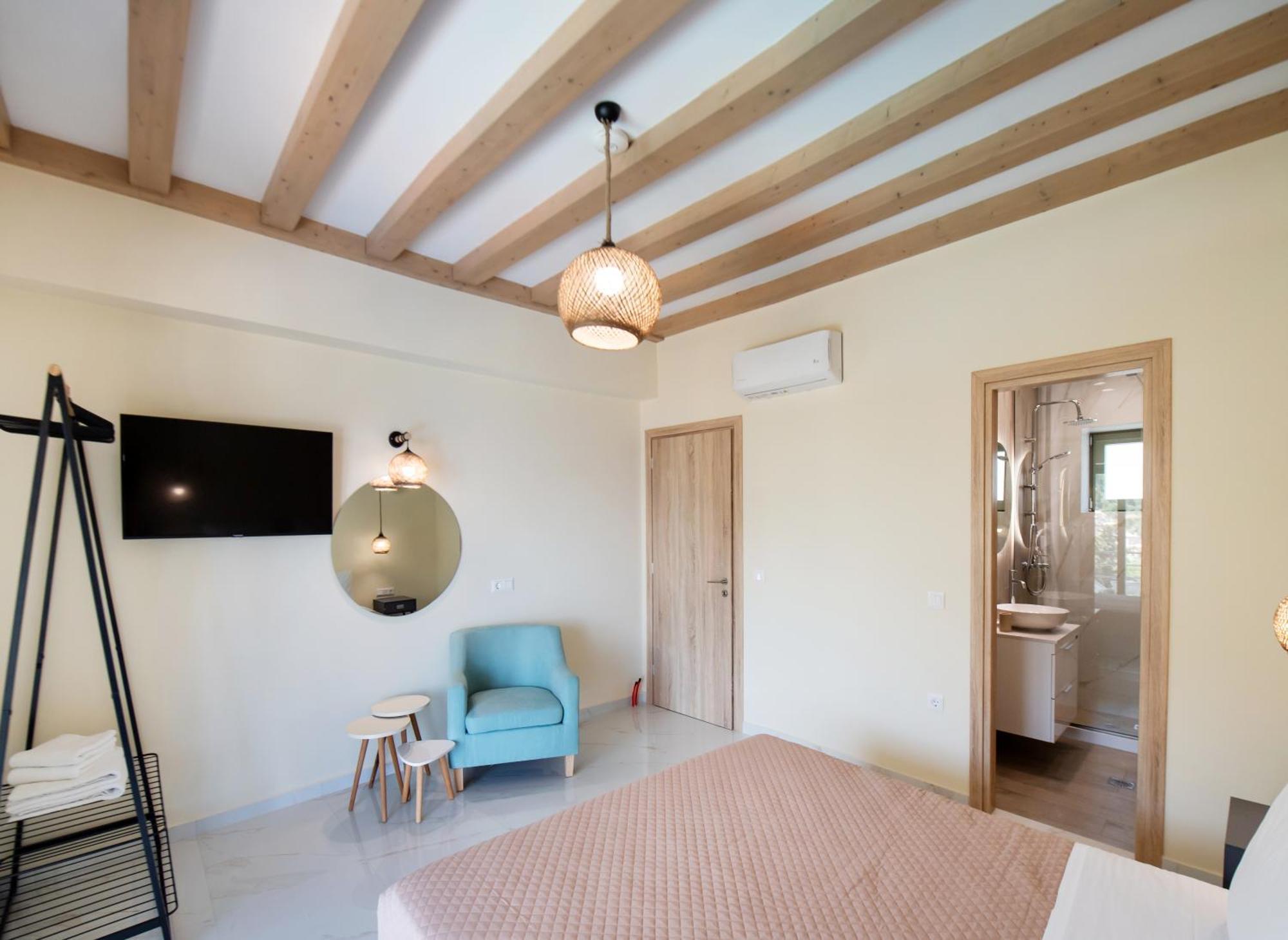 Mylos Mountain Villas- Villa Giorgio อาโยส นิกีตัส ภายนอก รูปภาพ