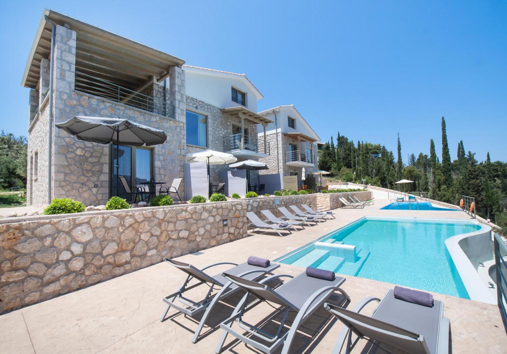 Mylos Mountain Villas- Villa Giorgio อาโยส นิกีตัส ภายนอก รูปภาพ